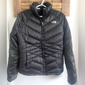 Women’s The Northface 550 down jacket.